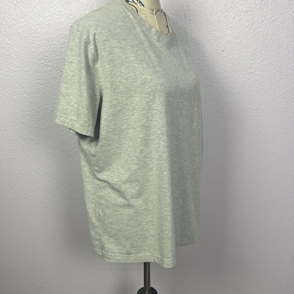 Basic Tee - Picture 4 of 4